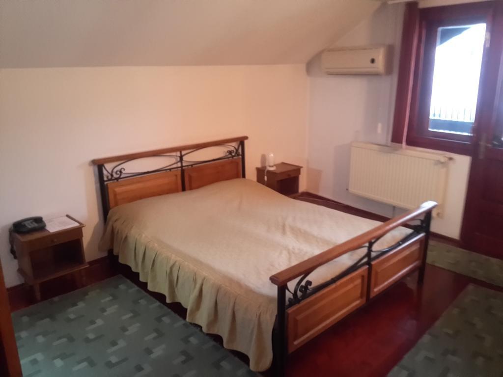 Pensiunea Doina & Jeno Târgu-Mureş Habitación foto