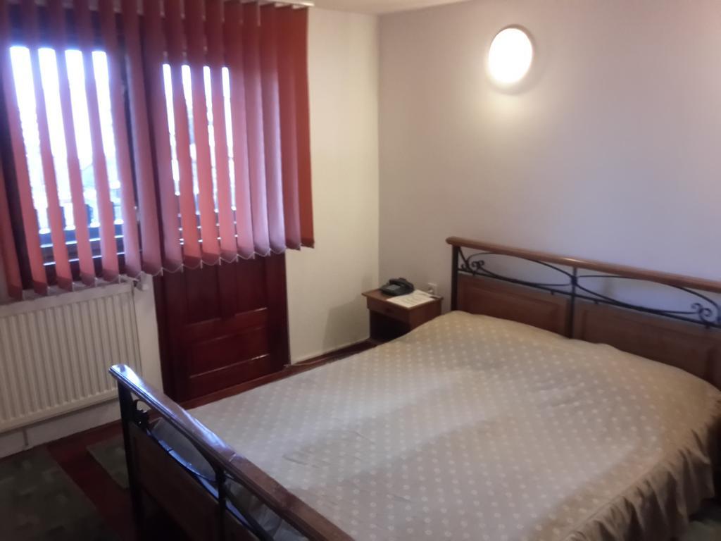Pensiunea Doina & Jeno Târgu-Mureş Habitación foto
